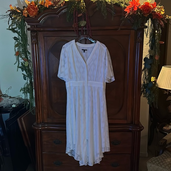 EUC Eva Longoria Off White Handkerchief Midi - Picture 2 of 16